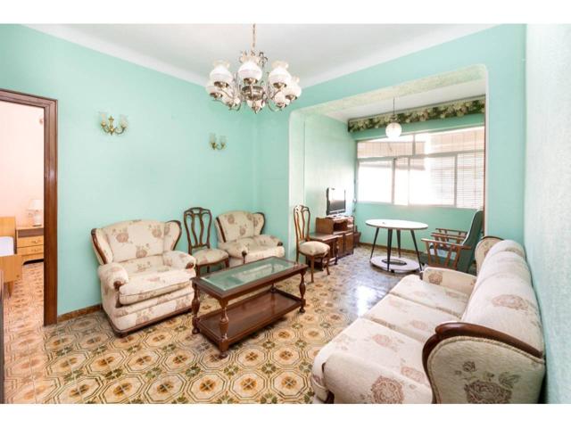 ATENCIÓN! ¿Estás buscando un excelente piso para vivir en Granada? Te presentamos esta fantástica vivienda ubicada en la photo 0