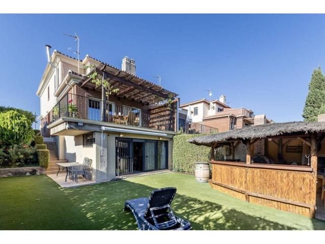 Se vende espectacular vivienda de 259 m² construidos, situada en la exclusiva zona del Cortijo del Aire. Una casa que co photo 0