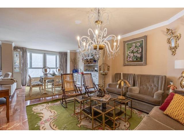 Te presentamos un espectacular piso de 232 m² que combina amplitud, comodidad y luminosidad en cada rincón. Este hogar, photo 0