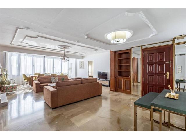 Presentamos este magnífico piso ubicado en la emblemática calle Acera del Darro, una verdadera joya inmobiliaria que com photo 0