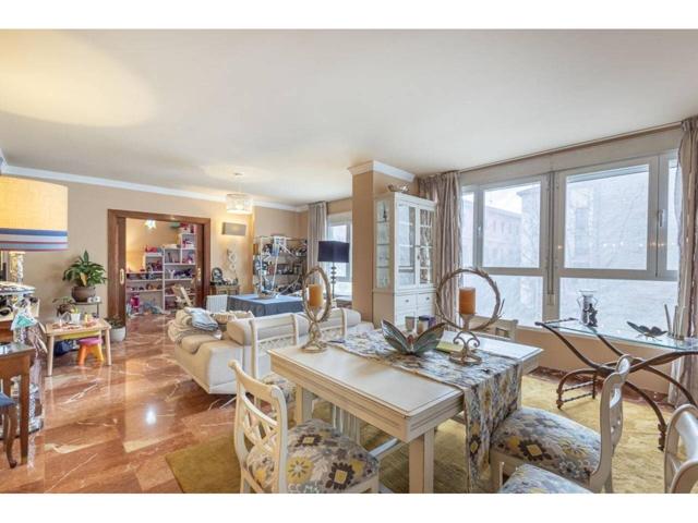 Te presentamos un espectacular piso de 232 m² que combina amplitud, comodidad y luminosidad en cada rincón. Este hogar, photo 0