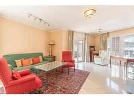 Gran piso de 181 m² muy exterior y luminoso, situado en una de las mejores zonas de la ciudad, junto a la Biblioteca de photo 0