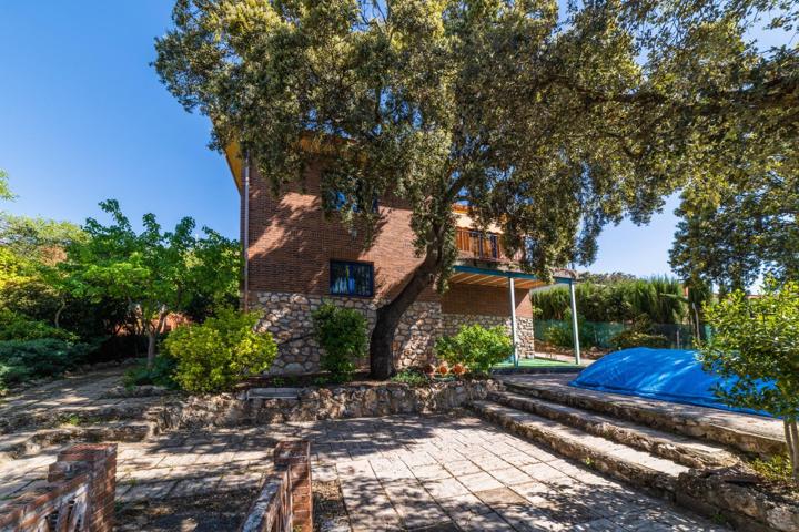 Chalet independiente. Urb. Las Fuentes, Fuentenovilla. 37Om2, 4d, 4b, garaje, piscina y bodega. photo 0