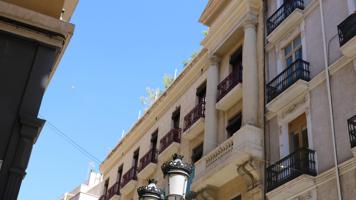 ¡Tu Refugio de Lujo en Alicante! Ático Histórico con Terraza en el Corazón de la Ciudad. photo 0