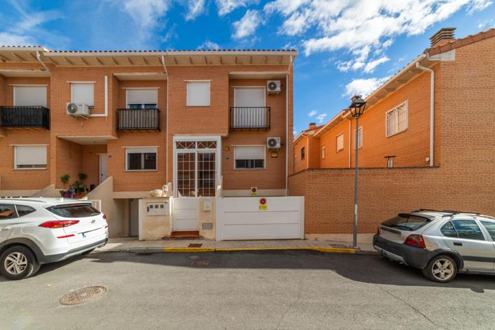 Chalet pareado en Ciruelos-Toledo. 205 m2, 3 plantas, 3d, 2b, patio y garaje. photo 0