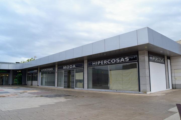 Local comercial esquinero de 83 m2 + posibilidad 2 amplias terrazas photo 0