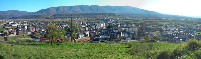 Terreno urbano en Bembibre, Leon. 951 m2. photo 0