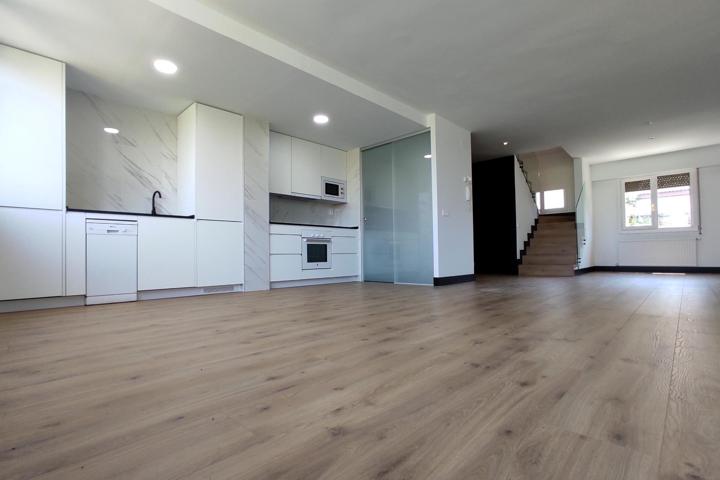 Precioso duplex recien reformado photo 0