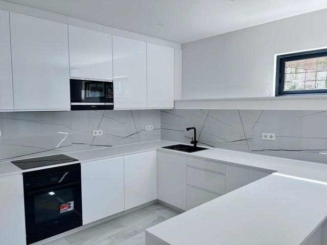 Casa individual de obra nueva en venta en Begur con garaje y jardín photo 0