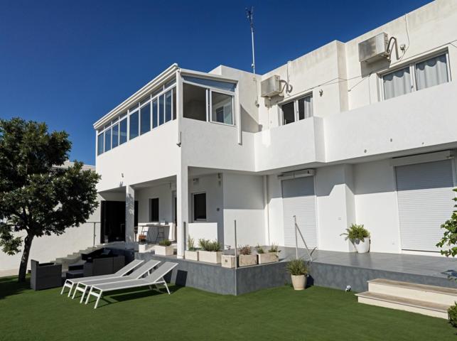 Espectacular Casa de Dos Plantas con Amplios Espacios y Jardín: ¡Tu Hogar Ideal en Ibiza! photo 0