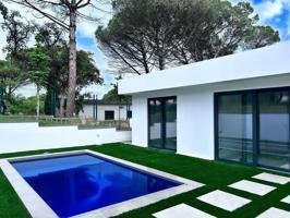 Casa independiente en venta con garaje y piscina en Llagostera photo 0