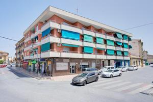 En venta local comercial en pleno centro de Albolote photo 0