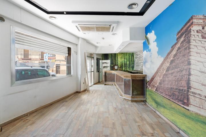 En venta local comercial en pleno centro de Albolote photo 0