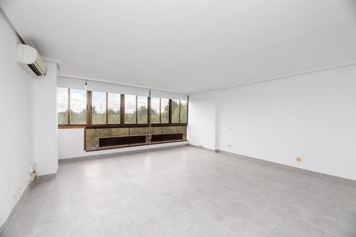Atico-dúplex de 3 dormitorios con piscina comunitaria photo 0