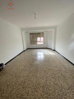 Se vende estupendo piso en Palma zona Pere Garau photo 0
