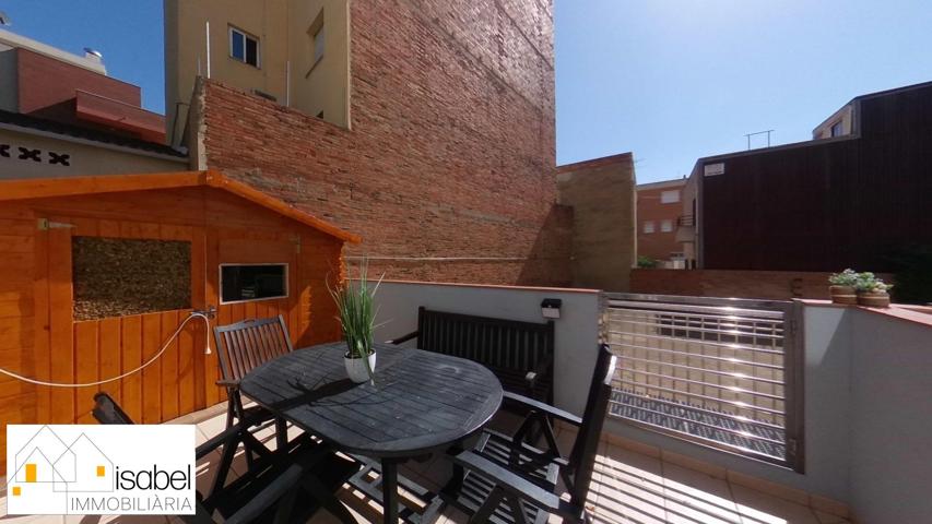 🏡 VIVE EN EL CORAZÓN DE REUS CON LA COMODIDAD DE UNA CASA Y LAS VENTAJAS DE UN PISO! photo 0