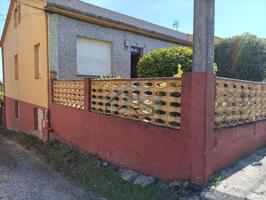CASA A 400 METROS DEL CENTRO DE OLEIROS. ZONA MUY TRANQUILA. photo 0