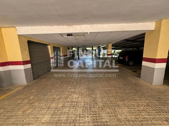 Plaza de aparcamiento en alquiler en el centro de Salou. photo 0