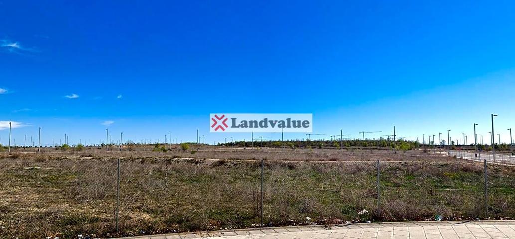 Terreno en venta en MADRID de 16240 m2 photo 0