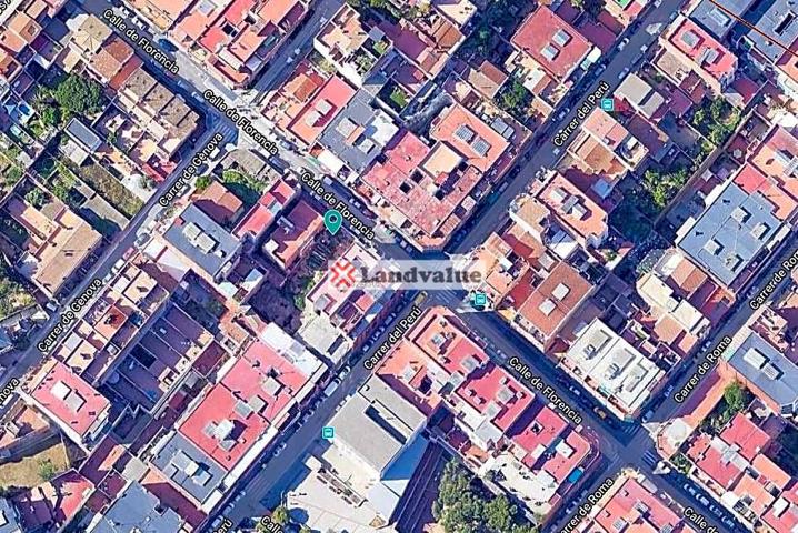 Terreno en venta en SANTA COLOMA DE GRAMENET de 240 m2 photo 0