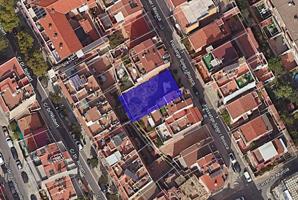 Terreno en venta en Badalona de 253 m2 photo 0