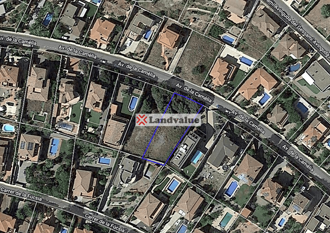 Terreno en venta en Castellvell del Camp de 844 m2 photo 0