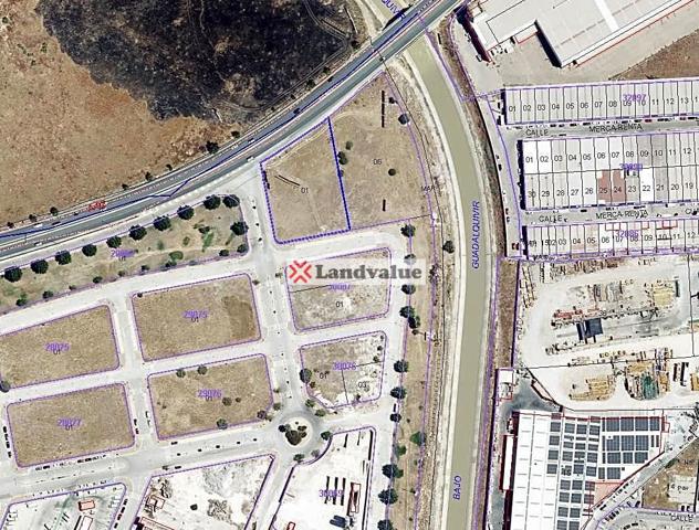 Terreno en venta en ALCALÁ DE GUADAÍRA de 3557 m2 photo 0