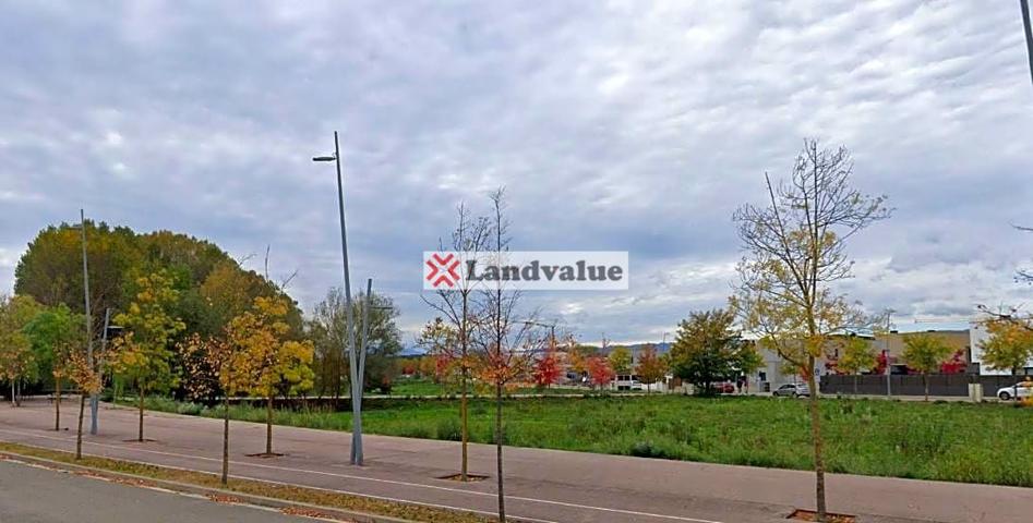 Terreno en venta en Vilablareix de 3884 m2 photo 0