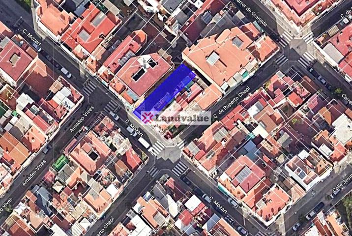 Terreno en venta en Badalona de 150 m2 photo 0