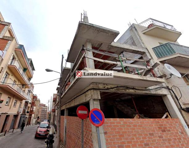Terreno en venta en Badalona de 72 m2 photo 0