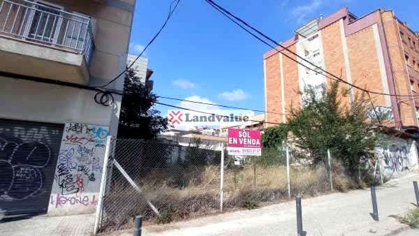 Terreno en venta en Cerdanyola del Vallès de 265 m2 photo 0