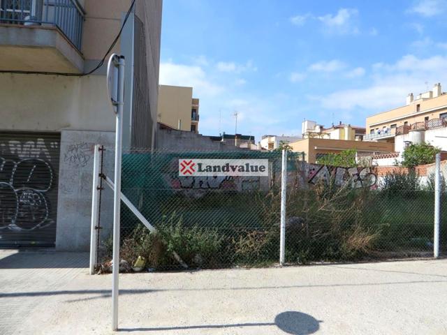 Terreno en venta en Cerdanyola del Vallès de 265 m2 photo 0