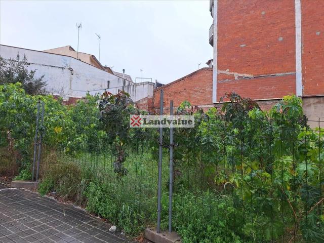 Terreno en venta en Badalona de 440 m2 photo 0
