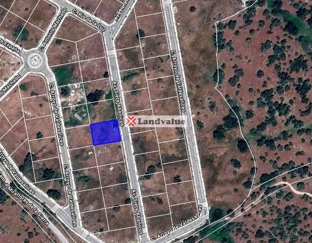 Terreno en venta en MIRAFLORES DE LA SIERRA de 800 m2 photo 0