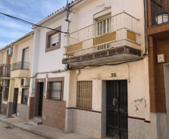 Casa - chalet en Calle Descalzas, Linares photo 0