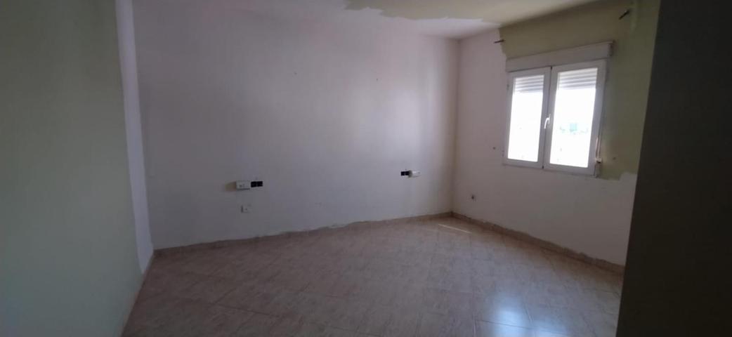 Piso en venta en Villanueva del Arzobispo de 105 m2 photo 0