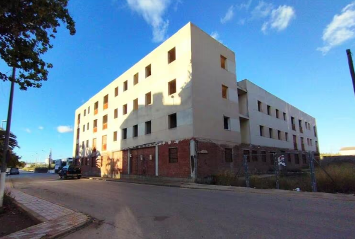 Edificio en venta en Torredonjimeno de 1871 m2 photo 0