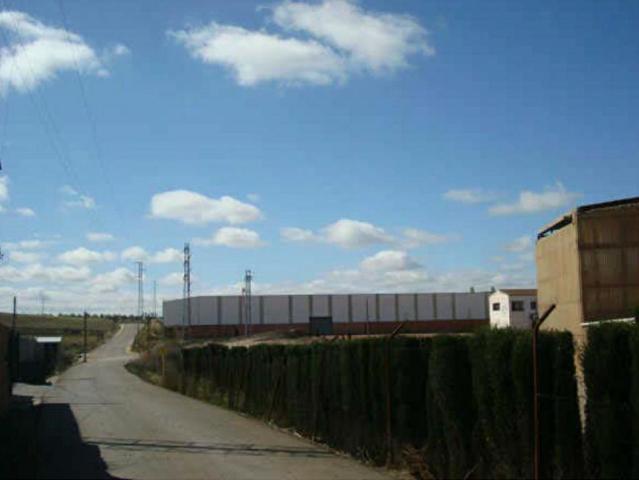 NAVE INDUSTRIAL EN VENTA EN BAILÉN photo 0