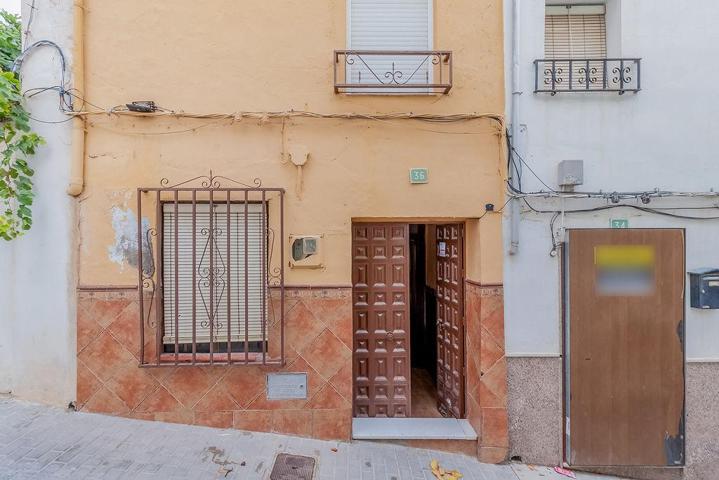 CASA ADOSADA EN LUCENA photo 0