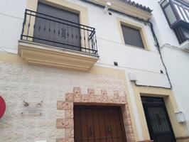 Piso en venta en Baena de 93 m2 photo 0