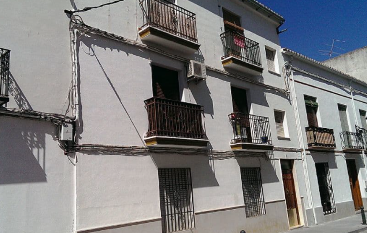 Piso en venta en Baena de 110 m2 photo 0