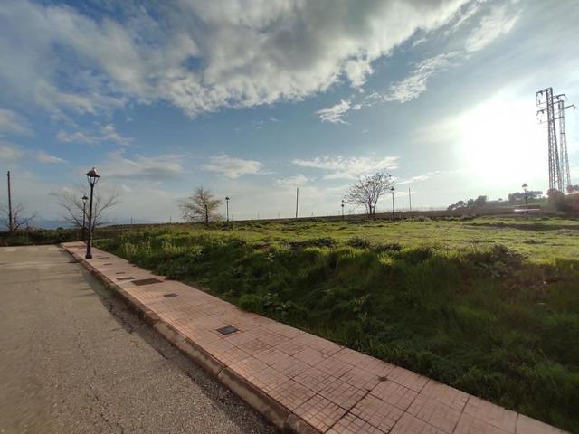 Terreno en Calle Julián Torres photo 0