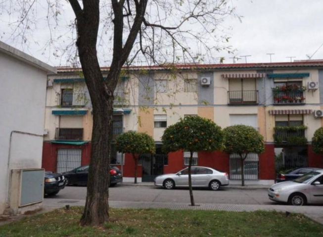 Piso en venta en Baena de 99 m2 photo 0