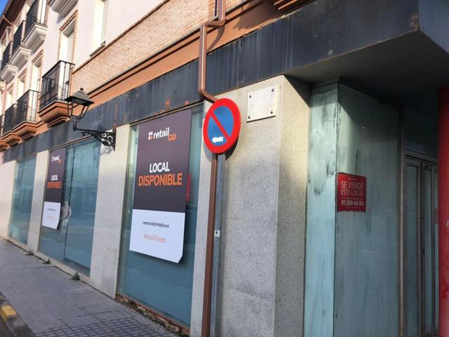 ¡Local comercial en venta en Fuente Palmera! photo 0