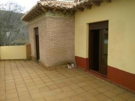 Chalet independiente en venta en Jaén photo 0