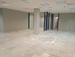 Local comercial en Carmona (Sevilla) photo 0