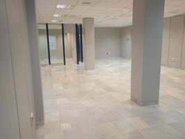 Local comercial en Carmona (Sevilla) photo 0