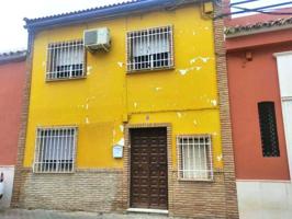 Casa en Calle Huerta , Puente Genil photo 0