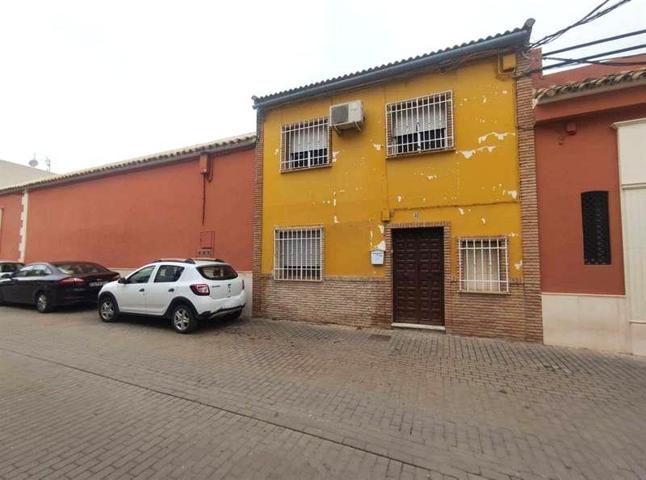 Casa en Calle Huerta , Puente Genil photo 0