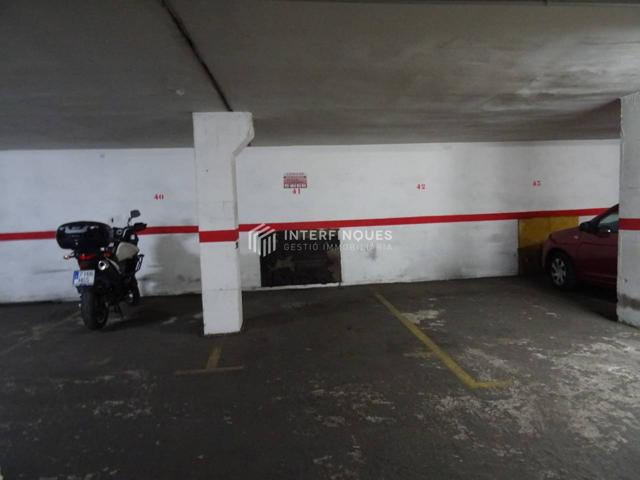 Parking en alquiler en Centre-Dalt de la Vila-Coll i Pujol photo 0